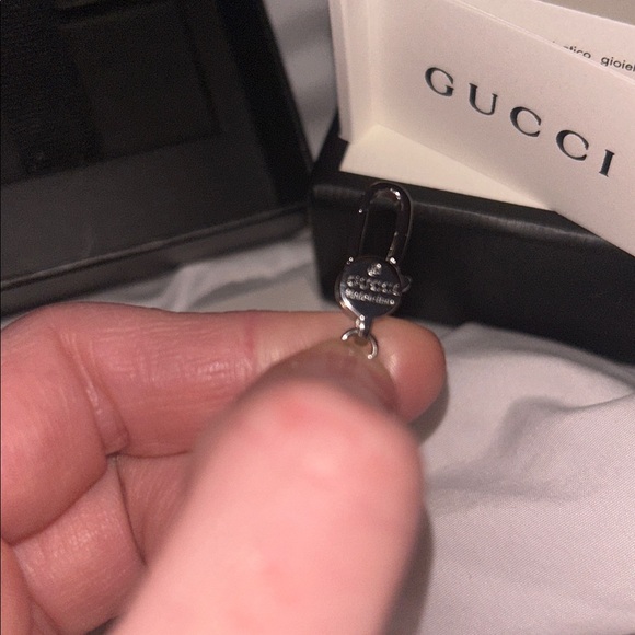 Authentic Gucci heart Sterling Silver Bracelet with original box & booklet - Picture 4 of 7